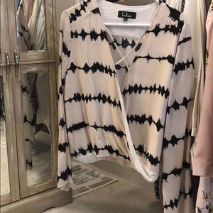 Lulus cream and black top